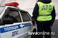 В столице Тувы разыскивают водителя, скрывшегося с места ДТП
