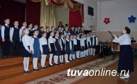 30 педагогов школ Кызыла соревнуются за звание "Учитель Года"