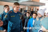 Школьников Кызыла познакомили с Испытательной пожарной лабораторией Тувы