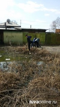 Кызыл в Год Экологии: Очищены от грязи река Донмас-суг и главная улица мкр-на «Спутник», собраны тысячи мешков мусора