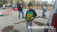 Департамент горхозяйства Мэрии Кызыла собирает до 18 мая заявки от УК на завоз земли для цветников и газонов во дворах