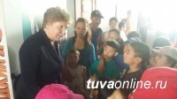 Депутаты Кызыла организовали поход в кино для 50 детей из социального центра
