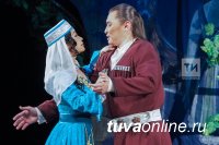 Канкан, шпагат и грузинские танцы – тувинцы показали в Казани «Хануму»