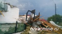 В Бурен-Хеме (Тува) от сильных порывов ветра пострадал клуб