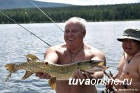 Глава Хакасии рассказал, чем питался Путин на рыбалке в Сибири