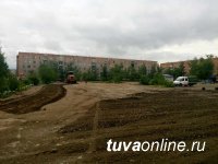 Партийцы Тувы проверили ход благоустройства дворовых территорий, вошедших в партпроект «Городская среда»