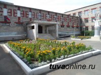 Территория гимназии № 5 в 4 с лишним га одна из самых благоустроенных в Кызыле