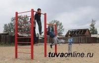 Кызыл: На месте убранной свалки жильцы обустроили площадку для занятий спортом