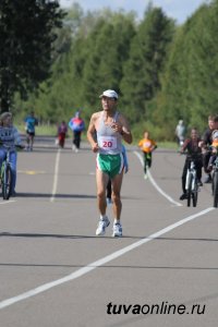 Учитель физкультуры школы Шагонара (Тува) – победитель Красноярского марафона