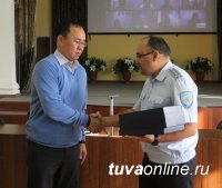 Руководство МВД по Республике Тыва поблагодарило гражданина, предотвратившего дерзкий грабеж