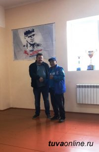 Депутат Олег Дудко помог отремонтировать тренировочный зал кикбоксеров