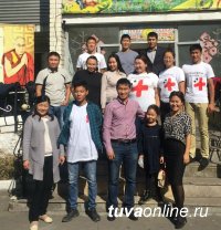 Молодые врачи, волонтеры, молодогвардейцы организовали «десант здоровья» в Кызылском доме-интернате для инвалидов и пожилых людей