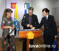 В Туве граждане Китая и Украины приняли российское гражданство