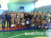 Команда Кызылского педколледжа сильнейшая по национальной борьбе хуреш