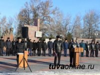 На площади «Победы» Кызыла прошел общегарнизонный инструктаж комплексных сил и средств полиции, Росгвардии и общественных формирований