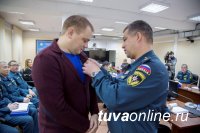 Журналисты Тувы награждены медалями МЧС России