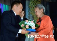 Глава Тувы Шолбан Кара-оол поздравил женщин республики с праздником Весны