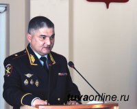 Министр МВД Тувы Александр Щур выступил с отчетом о работе полиции за год в парламенте республики