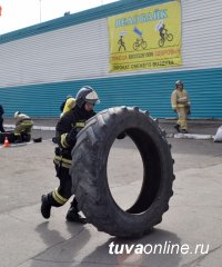 Впервые в Туве состоялись соревнования по пожарно-спасательному кроссфиту