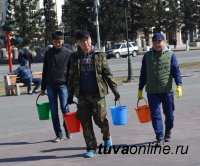 Почти 700 человек в День местного самоуправления в столице Тувы приняли участие в акции «Отмоем Кызыл!»