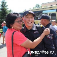 Сводный отряд полиции Тувы вернулся в Кызыл после обеспечения порядка на Чемпионате мира по футболу в Самаре