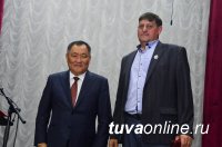 Глава Тувы вручил шахтерам государственные награды