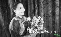 1 ноября, в День тувинского языка, в Туве состоится уникальный концерт памяти легендарной актрисы, певицы, поэтессы Кара-Кыс Мунзук