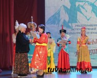 Аким Монгуш из Кызылского кожууна – лучший исполнитель народных песен