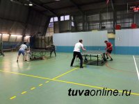 В турнире по настольному теннису мурманского завода "Нерпа" бронза у Альберта Ооржака