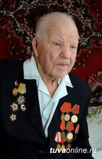 105 лет со дня рождения командира легендарного минометного расчета братьев Шумовых из Тувы Александра Терентьевича Шумова