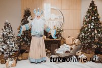 Тувинский Соок Ирей вместе с Дедами Морозами из других регионов побывал на праздновании Нового года в Москве 
