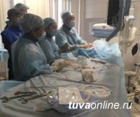 В Туве впервые провели высокотехнологичную операцию по удалению тромба из закупоренной крупной артерии головного мозга 