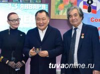 Глава Тувы стал членом Союзом журналистов России