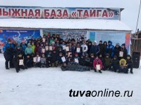 Федерация лыжных гонок Тувы поблагодарила спонсоров за обеспечение школьников лыжным инвентарем