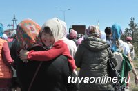 В столице Тувы православные провели крестный ход против алкоголизма