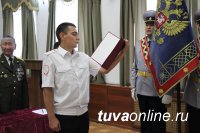 В МВД по Республике Тыва молодые сотрудники приняли присягу