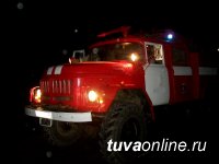 Тува: для тушения пожара в Доме культуры села Ак-Даш Сут-Хольского района оперативно выехали пожарные