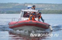 В Туве спасатели продолжают поиски без вести пропавшего на реке 13-летнего мальчика