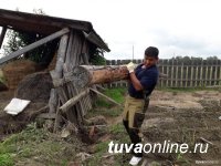Волонтёры Тувы отремонтировали более 30 домов и восстановили 600 метров забора в Иркутской области, пострадавшей от наводнения