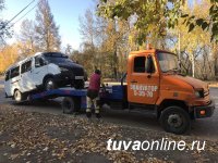 В Туве госавтоинспекторы выявили водителя, осуществлявшего перевозку пассажиров без лицензии и водительского удостоверения