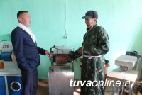 Тува: В отдаленной Тодже реализуют маркированные унты