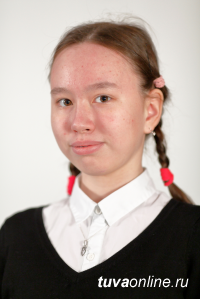 Кызылская школьница Елена Неверова стала призером Всесибирской олимпиады школьников по трем предметам