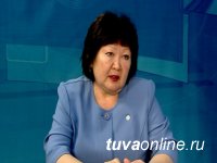 Юбилей отмечает Почетный работник общего образования России Людмила Тас-оол