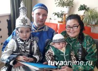 C Днём семьи, любви и верности поздравляют жителей Кызылского района