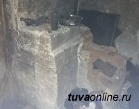 В Кызыле пожарные обнаружили в горевшем доме труп