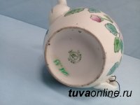 История двух заварных чайников из фондов Национального музея Тувы