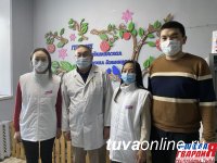 Молодогвардейцы Тувы присоединились к акции "Спасибо врачам"