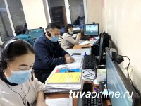 В Туве депутаты Верховного Хурала работают волонтерами в Центре амбулаторной диагностики и лечения COVID-19