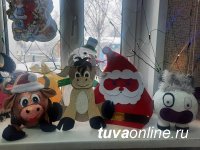 Самодельная елочная игрушка 10-летнего Кузела признана в Кызыле лучшей