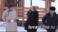 Сенатор Дина Оюн поздравила семью чабанов Делег с Шагаа